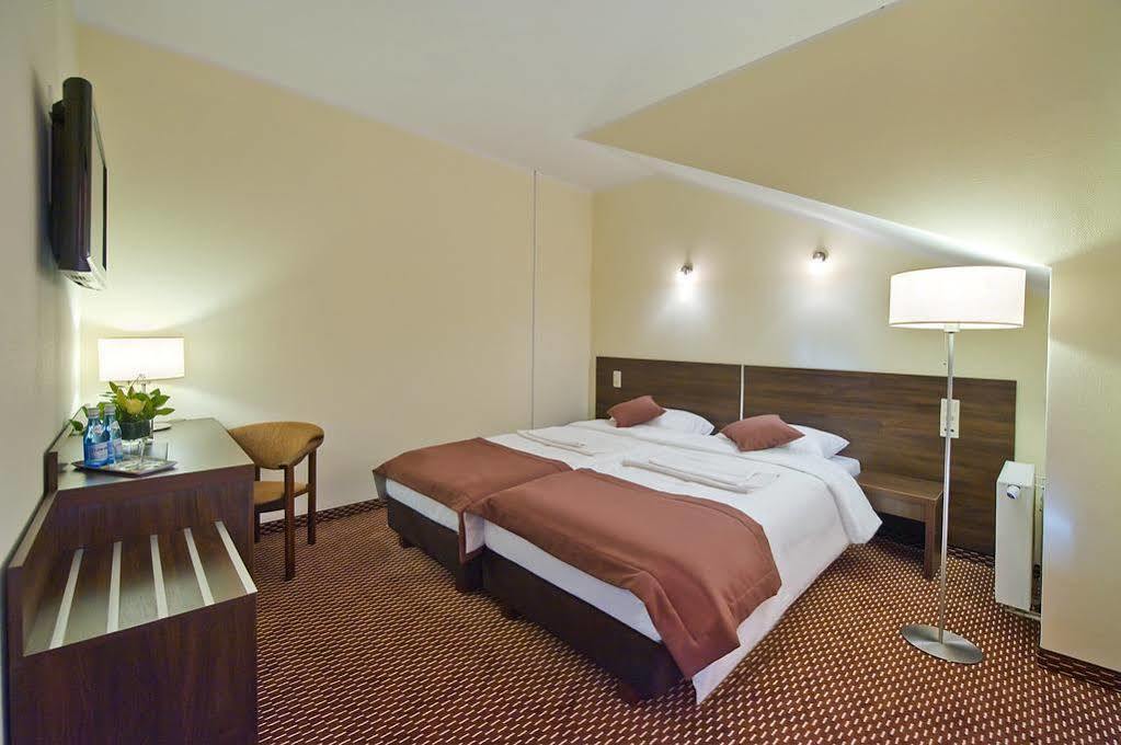 Hotel Cztery Brzozy Gdansk Kowale Kowale  Luaran gambar